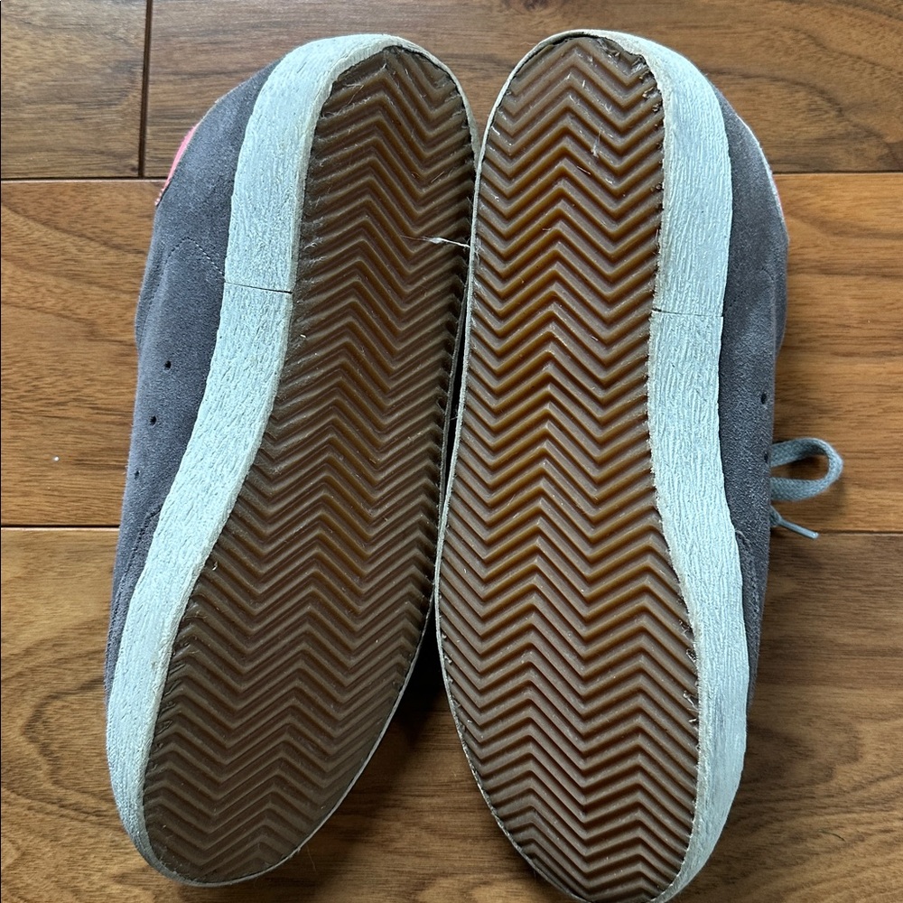 Golden Goose Superstar size 38.  Euc grey suede and pink accents. - Picture 3 of 10
